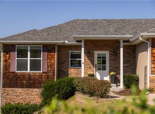 12 Slifer Ln, Bella Vista, AR 72714