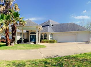715 Saddlehorn Dr, Port Lavaca, TX 77979