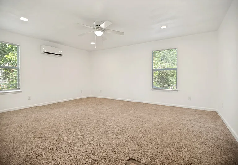 905 W Abram St #6 — Photo 4