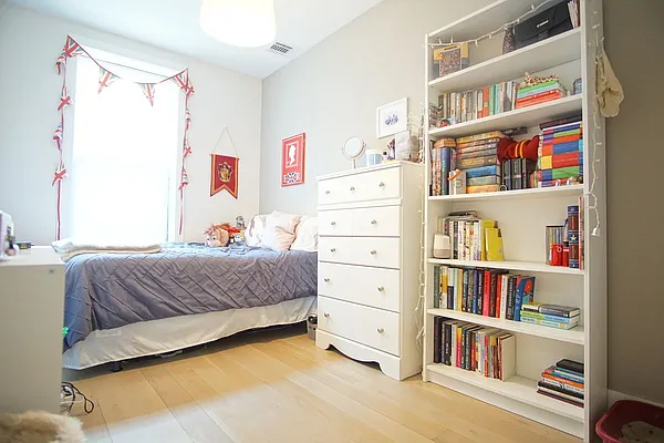 Rented by Hagstrom Management Inc | media 4