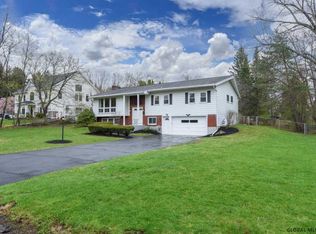 14 Reddy Ln, Loudonville, NY 12211