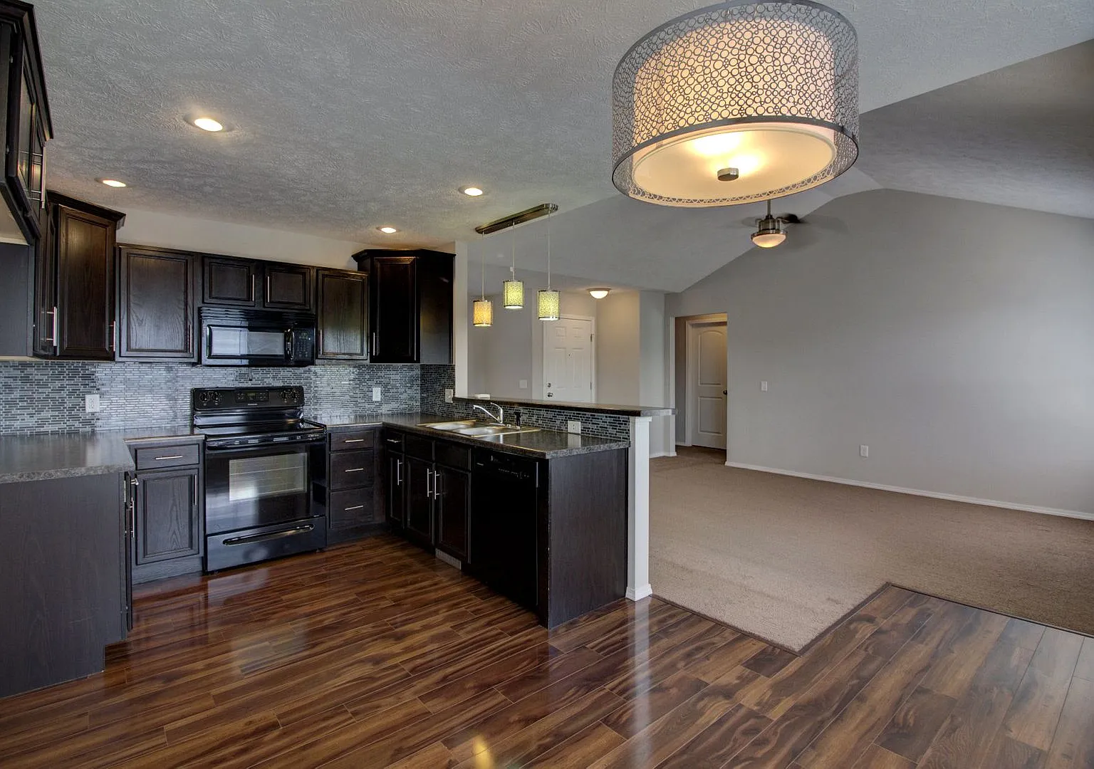 Walkout Basement Home! — Photo 4