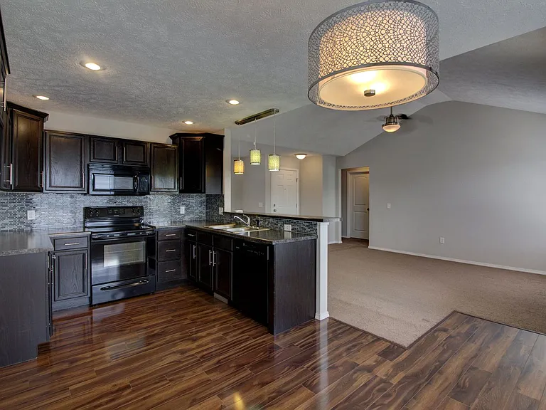 2508 W Spring Water St — Photo 4