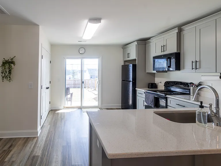 209 Chesley Dr — Photo 4