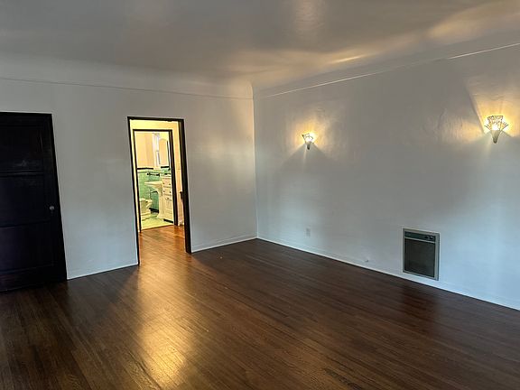 4th image of 640 N Beachwood Dr APT 201