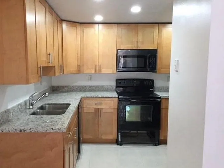 6950 Miami Gardens Dr #2211 — Photo 7