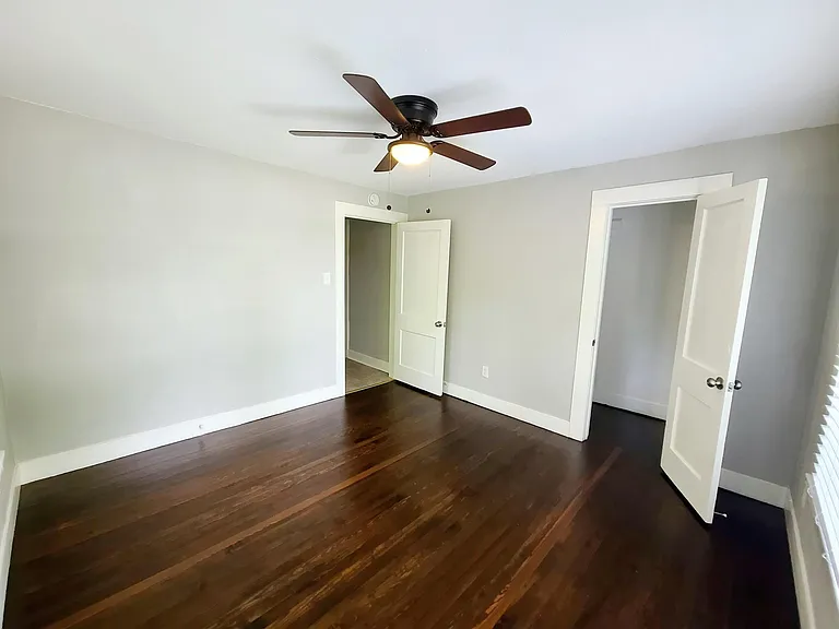 5734 Worth St — Photo 15