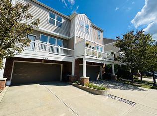 3231 Coral Ln, Glenview, IL 60026