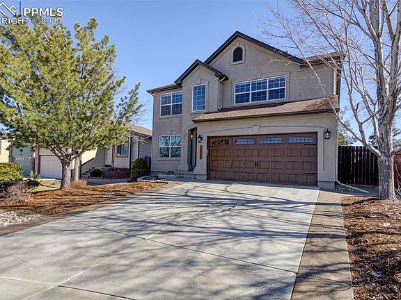 3rd image of 2376 Pinyon Jay Dr