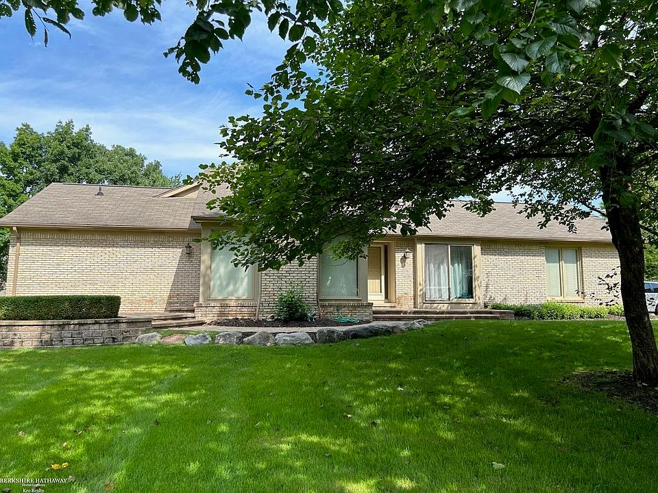1st image of 43111 W Kirkwood Dr