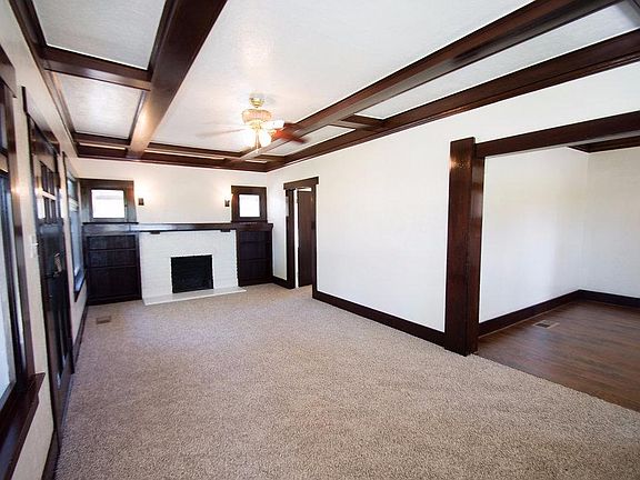 3rd image of 3104 E Kerckhoff Ave