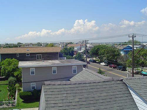 2nd image of 945 Bay Ave