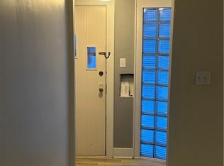 11 East Dr, Decatur, IL 62526