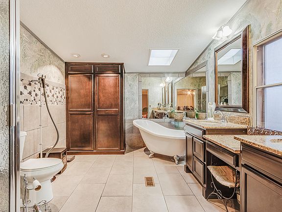 3rd image of 4030 Tiffany Ct