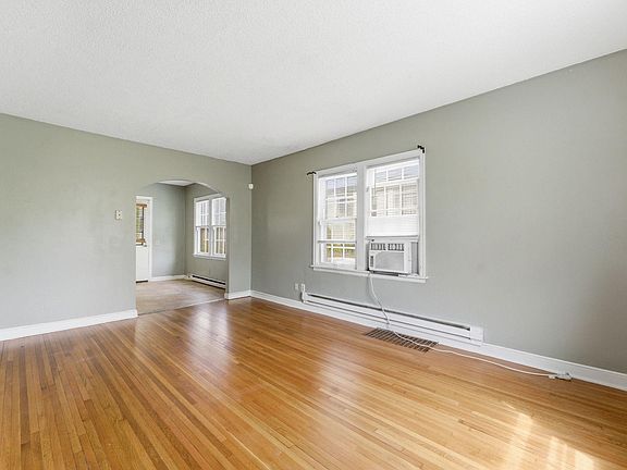 2nd image of 1545 Laurel Ave