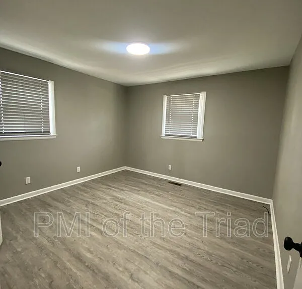 1505 Julian St — Photo 7