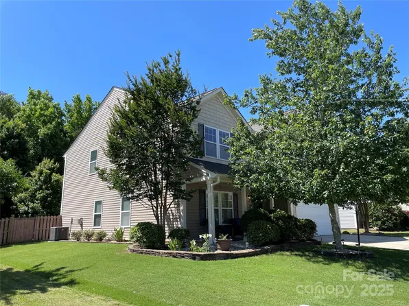 14413 Lake Crossing Dr, Charlotte, NC 28278