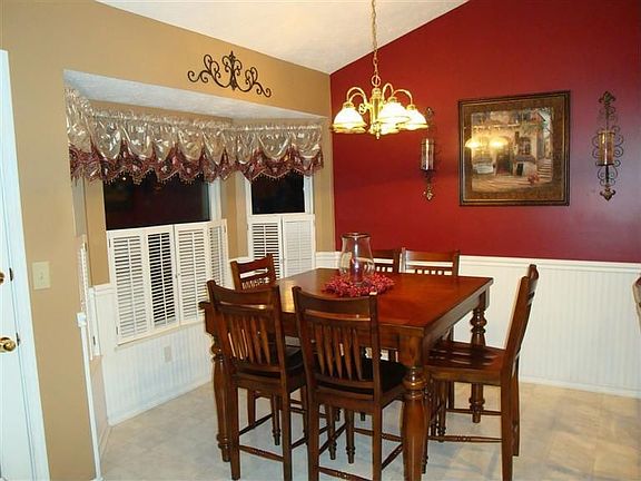 5th image of 2696 Hilltop Ct