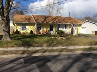 19 Edison St, Bayville, NJ 08721
