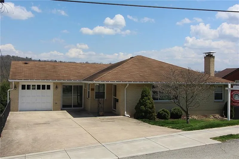 122 Arlington Ave photo 1