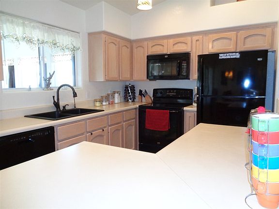 4th image of 10584 E 36th St