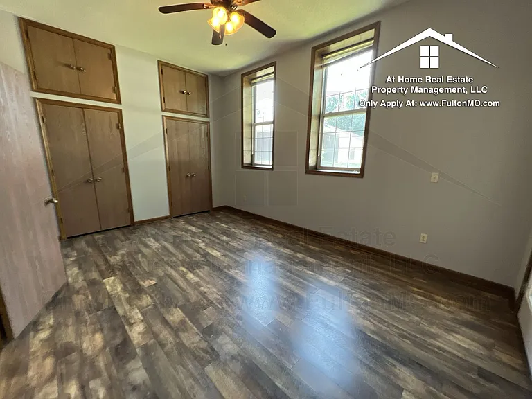 103 E 10th St #2 — Photo 14