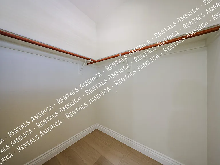 1081 N Mason Dr — Photo 35