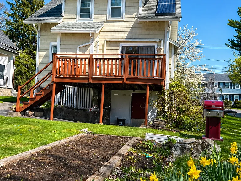 30 Middle St — Photo 12
