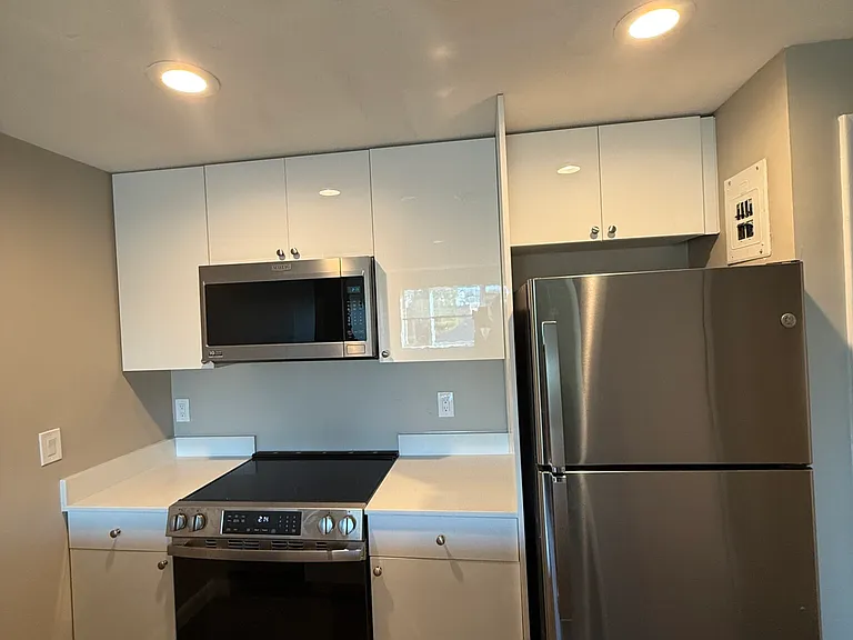 50 Evergreen St #31 — Photo 2
