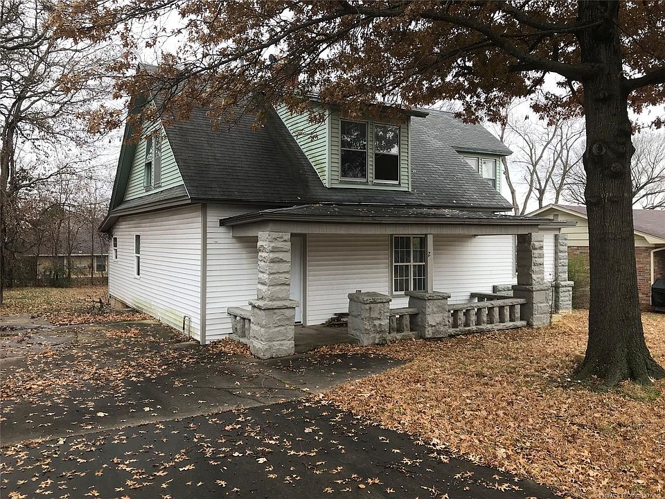 1st image of 210 N McCloud Ave