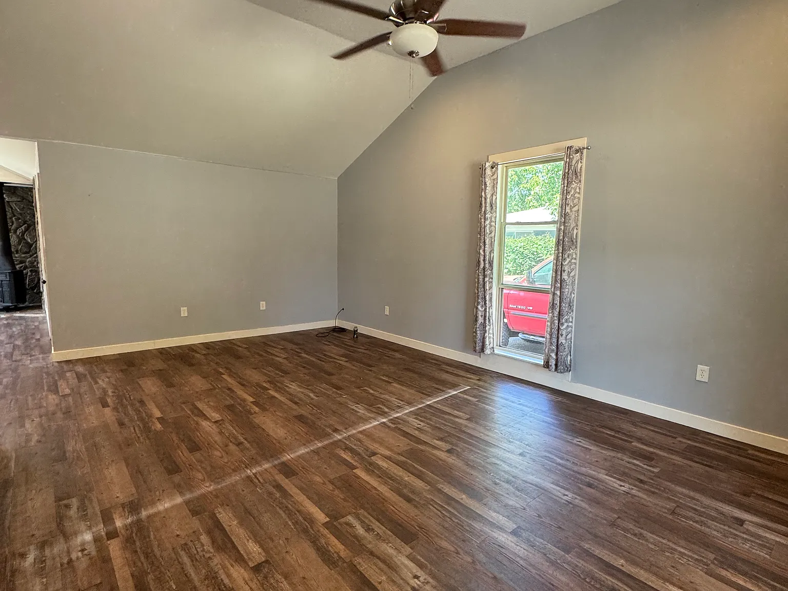 3 bed, 1400 sqft, $1,900 — Photo 4