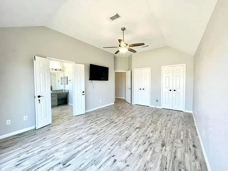 2526 Lake Dale Ln — Photo 21