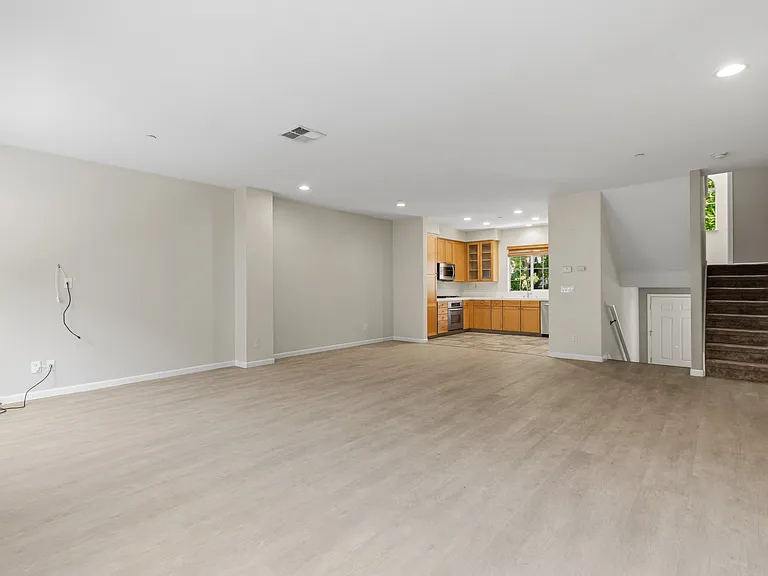 536 Adeline Ave — Photo 2