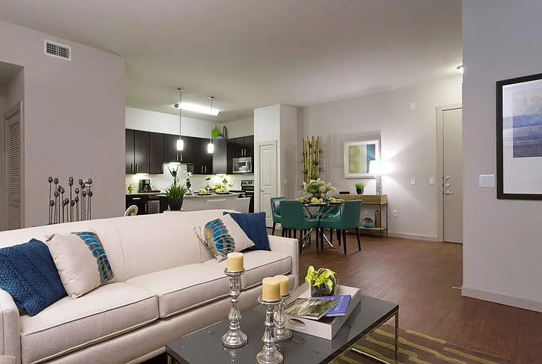 Lakeshore Pearl — Photo 20