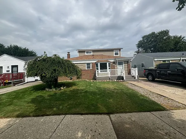 26140 Hayes Rd, Roseville, MI 48066