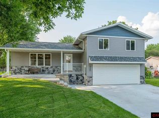 830 Woodland Dr, Gaylord, MN 55334