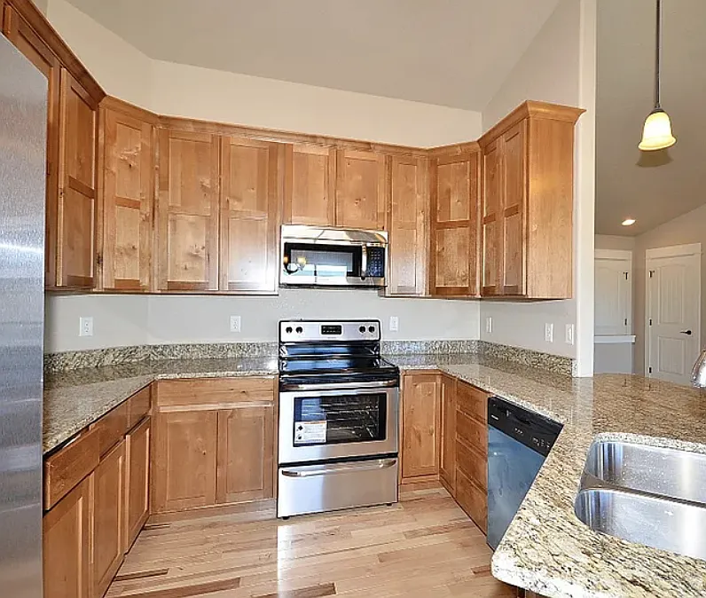 5 bed, 3.0 bath, 2875 sqft, $2,875 — Photo 4