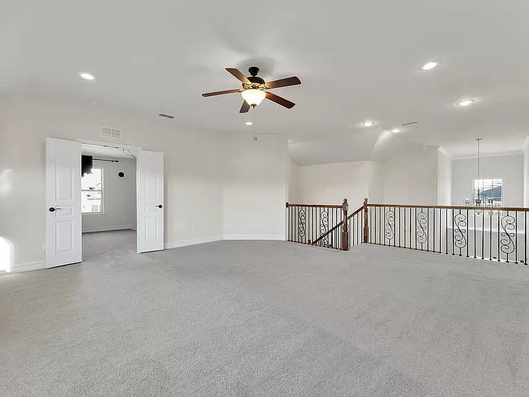 1044 Palmetto Dr — Photo 11