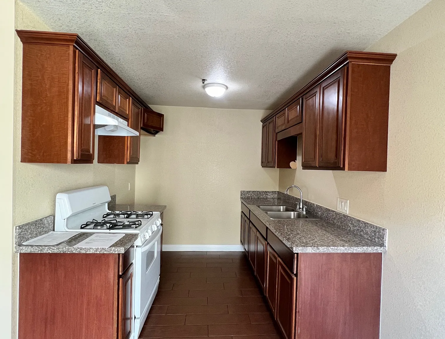 2 bed, 1.5 bath, 1000 sqft, $2,650 — Photo 4