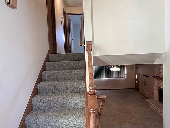 4th image of 7745 Woodstock Dr