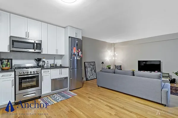 Rented by Anchor Associates | media 6