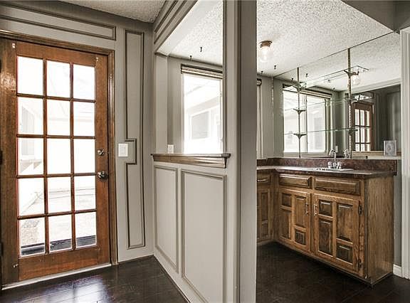 5th image of 3305 Parkhaven Dr