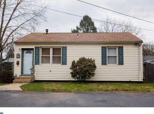 402 Albany Ct, Wallingford, PA 19086