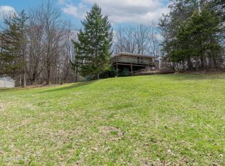 33 Fischer Ext, Kinderhook, NY 12106
