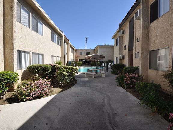 2nd image of 24411 Newhall Ave #104