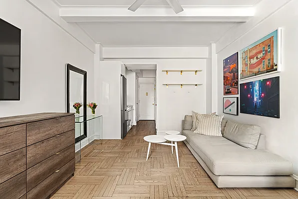 Living room, photo 1