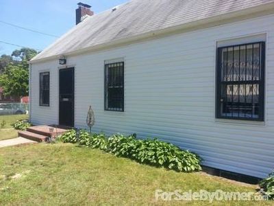 7 Locust Ct, Freeport, NY, 11520