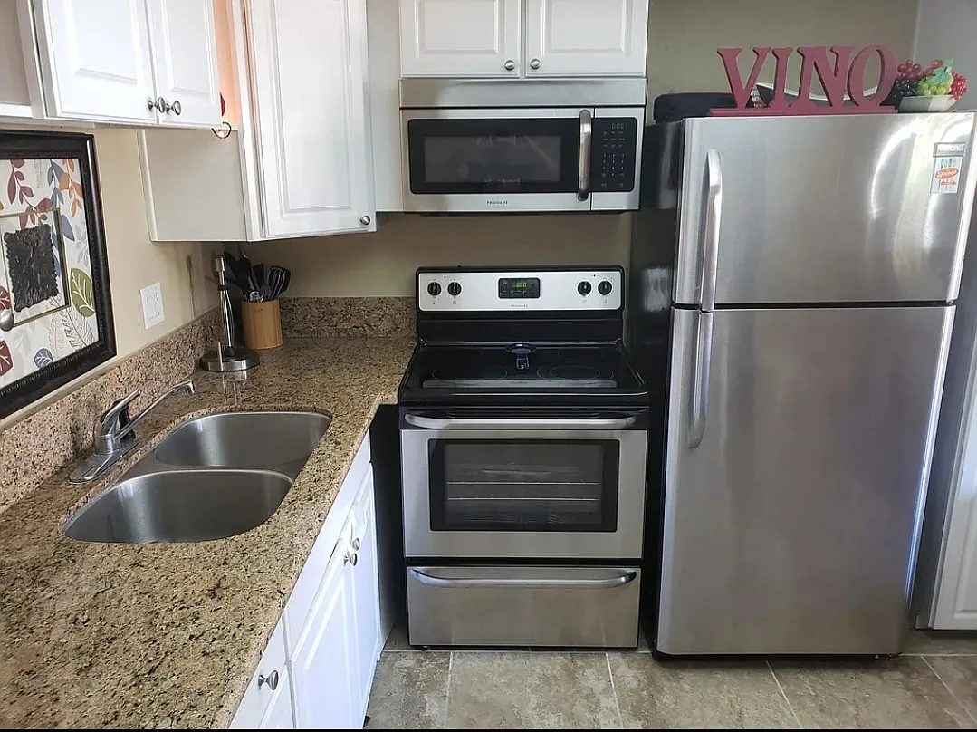 1 bed, 565 sqft, $1,555 — Photo 2