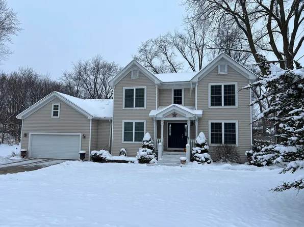 1338 Fair Oaks Ave, Crystal Lake, IL 60014