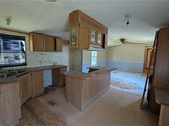 4th image of 4471 Ben Ln